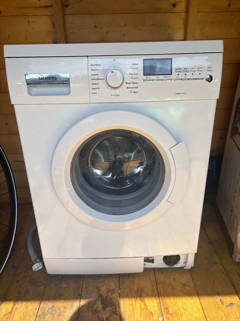 Siemens Washing Machine – White, Good Condition