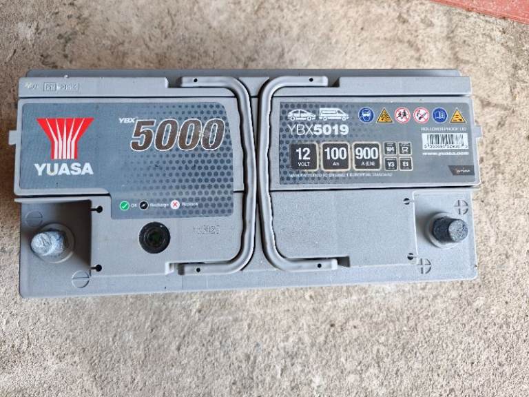 Yuasa YBX5000 Car Battery – Good Condition