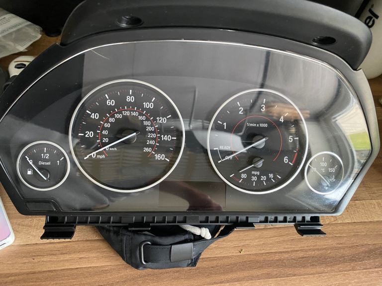 3 series instrument cluster