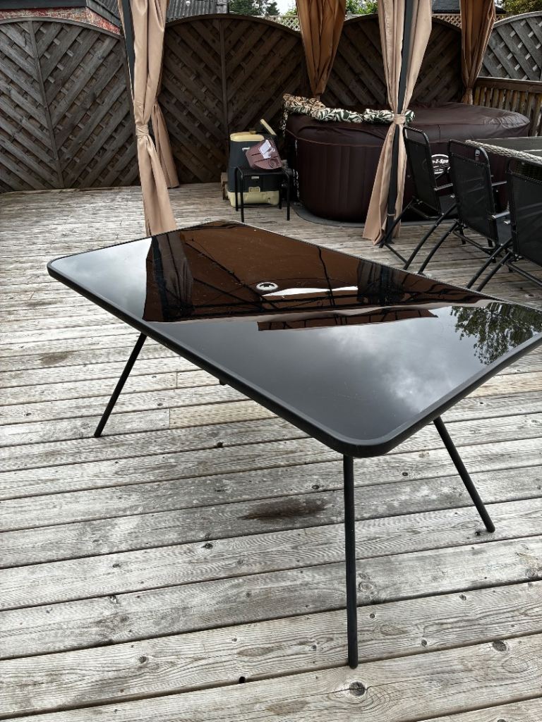 Black glass garden table - FREE