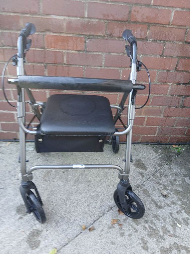 Days 100 Series Lightweight Rollator Walker LUNDIN LINKS FIFE