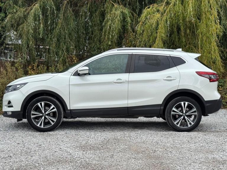 2017 Nissan Qashqai 1.2 DiG-T N-Connecta 5dr Xtronic HATCHBACK PETROL Automatic