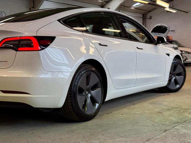 TESLA MODEL 3 (Dual Motor) Long Range Auto 4WDE 4dr 2021