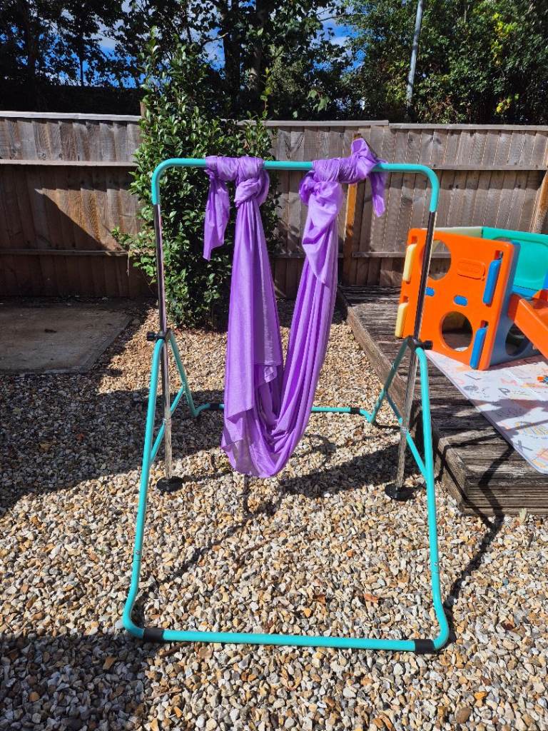 Child gymnastics bar