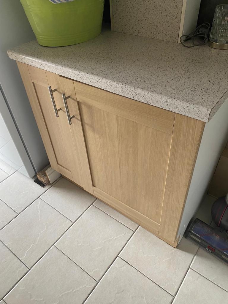 Fitted kitchen & appliances