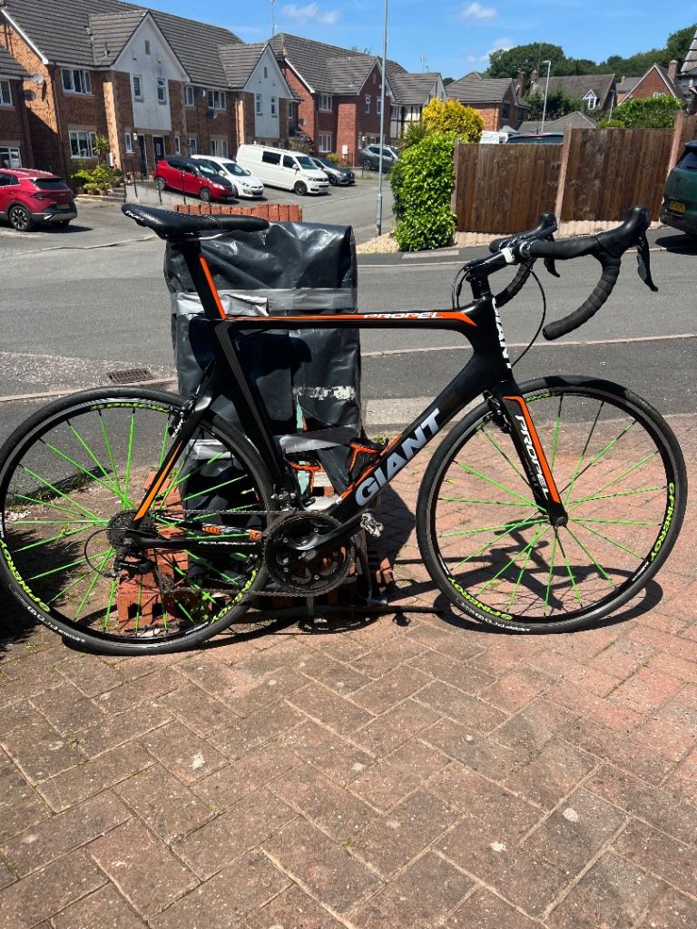 Rare Colour Giant Advanced propel road bike