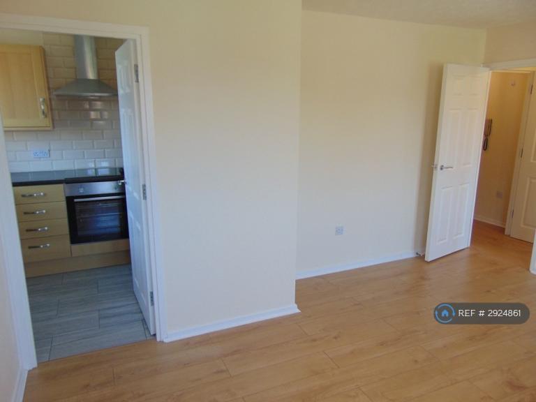 1 bedroom flat in Hadrians Court, Peterborough, PE2 (1 bed) (#2924861)