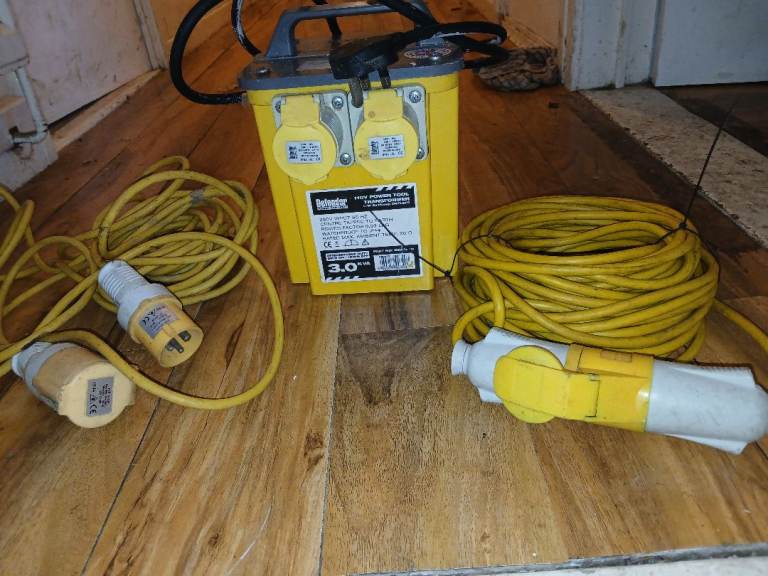 Defender Power Transfor er with 2x10m extencions