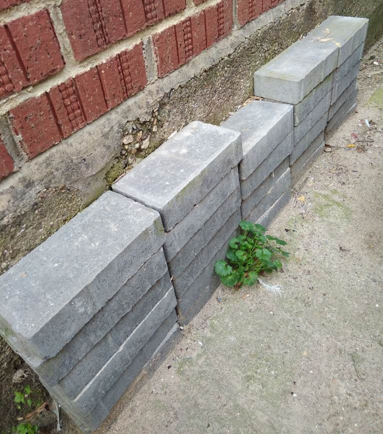 Paving blocks: Marshall CBP Charcoal Block Paving (200mm x 100mm) - 36 individual blocks