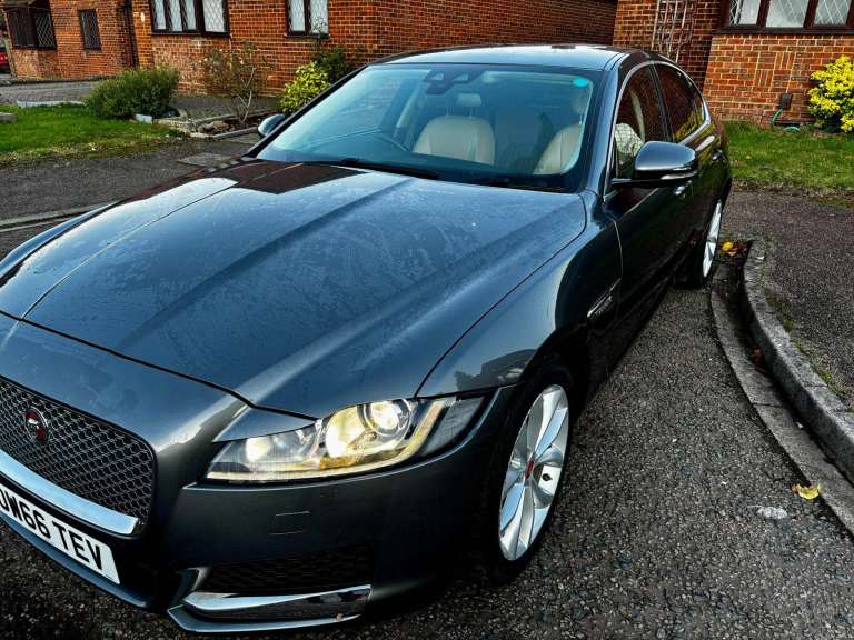 Jaguar XF 2.0d Portfolio Auto Euro 6 (s/s) 4dr 2016 (66 Reg) FSH - only 1 previous owner