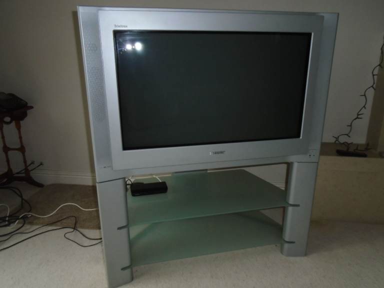 Retro Sony Trinitron 32in Gaming TV