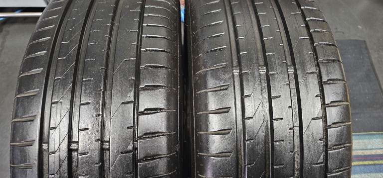 235 55 17   2 x tyres Falken Azenis FK520