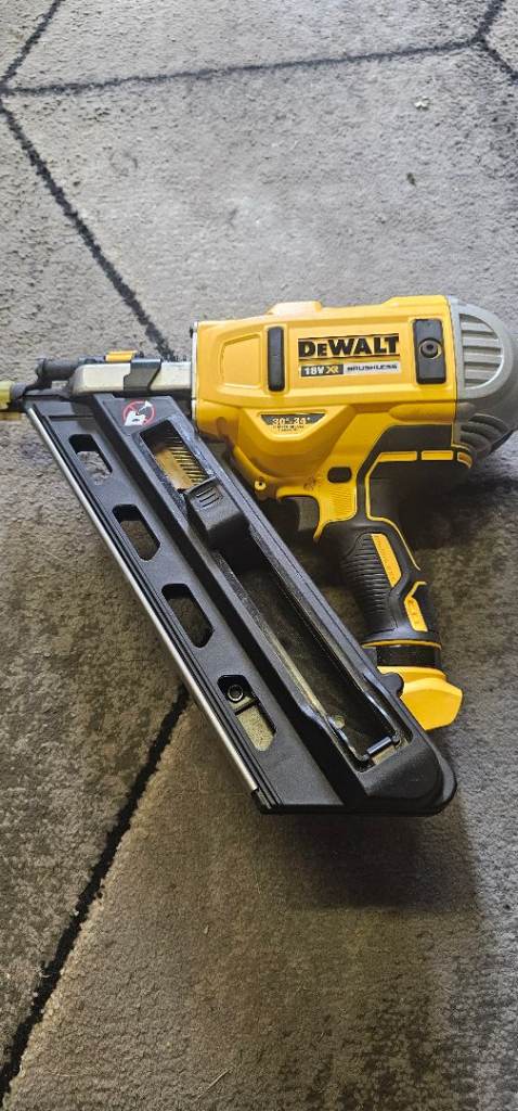 Dewalt 18V First Fix Nailer – Excellent Condition