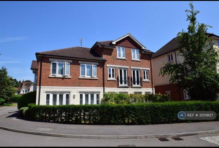 2 bedroom flat in Symeon Place, Caversham, Reading, RG4 (2 bed) (#3059127)