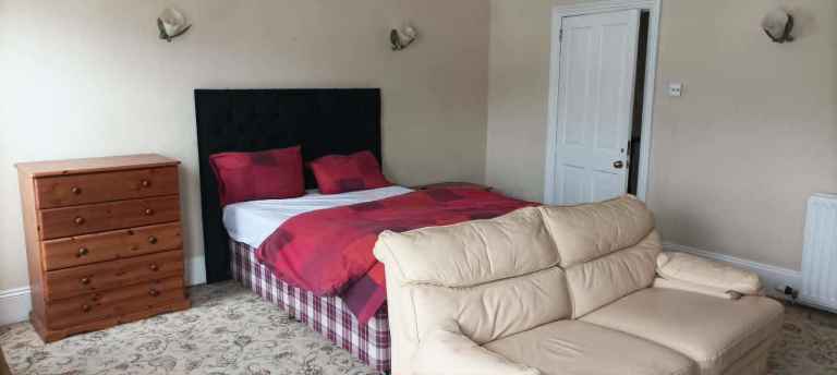 ROOM TO RENT Spacious Room in a Friendly Shared House 