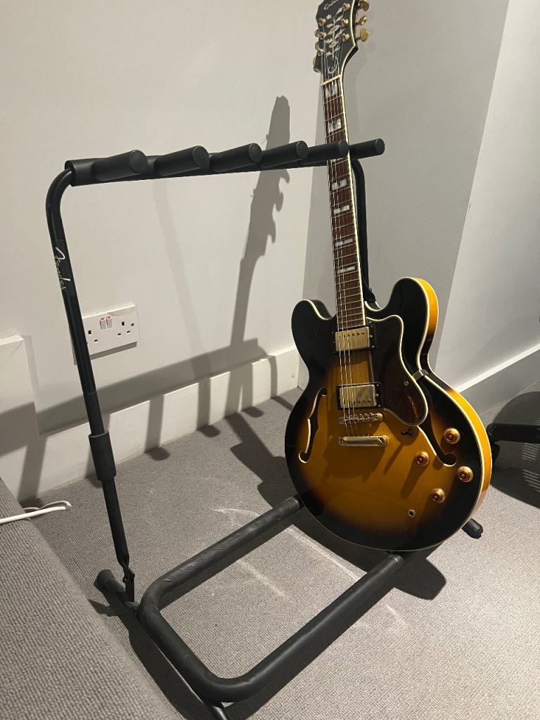 Fender Multi Guitar Stand / Rack (Holds up to 5 guitars)