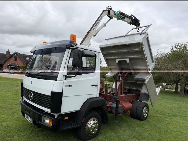 MERCEDES 814 1995 (M) 7.5 TON, DAY CAB, DOUBLE DROPSIDE TIPPER, KENNIS CRANE