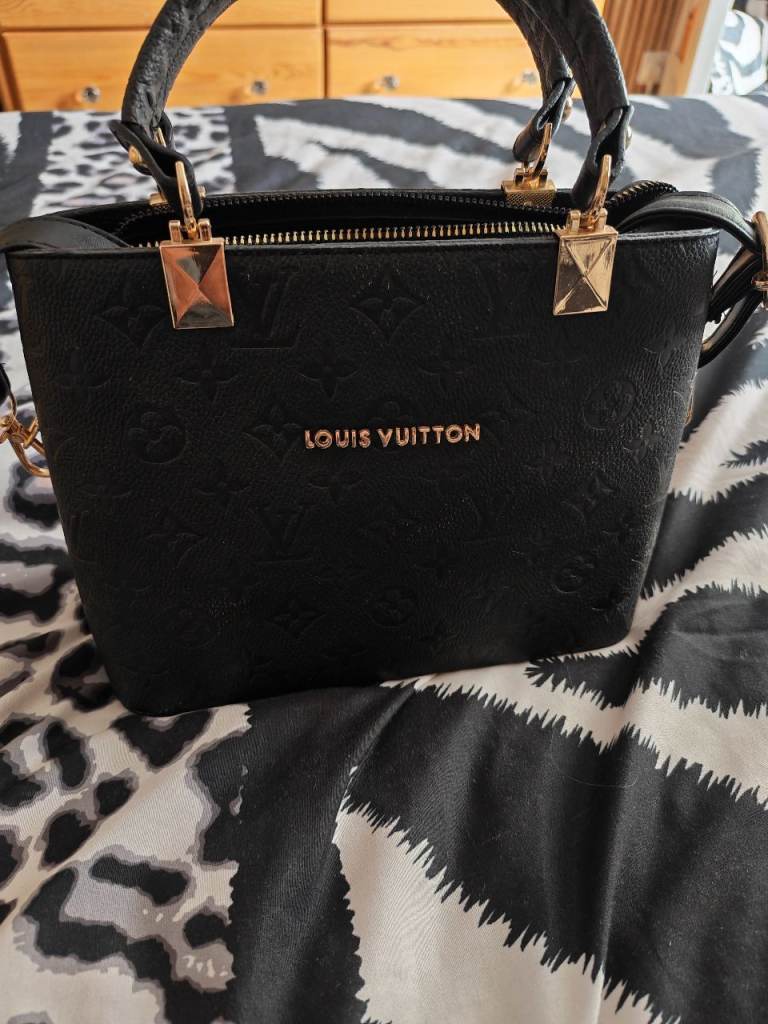 Louis Vuitton Style Black Handbag – Good Condition