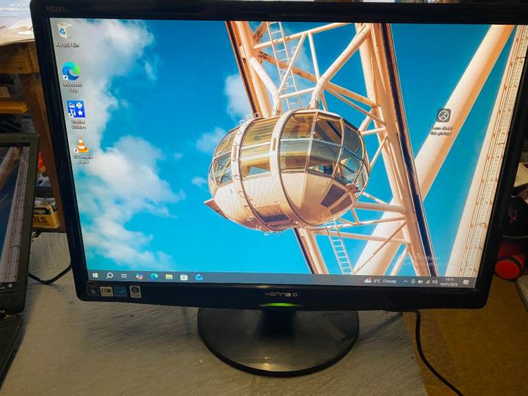 Computer Monitor – Good Condition WITH HDMI LEAD 