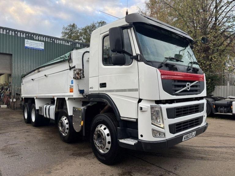 2013 VOLVO FM-410 8X4 TIPPER