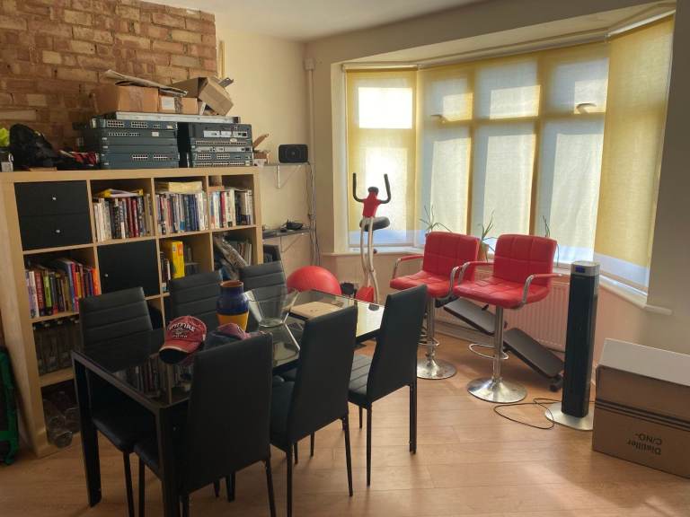Spacious Double Room – Bills & Council Tax Included – Couples Welcome