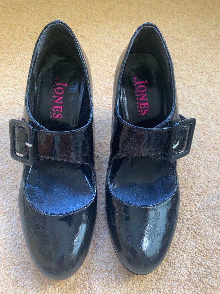 Black patent women’s court shoes by Jones