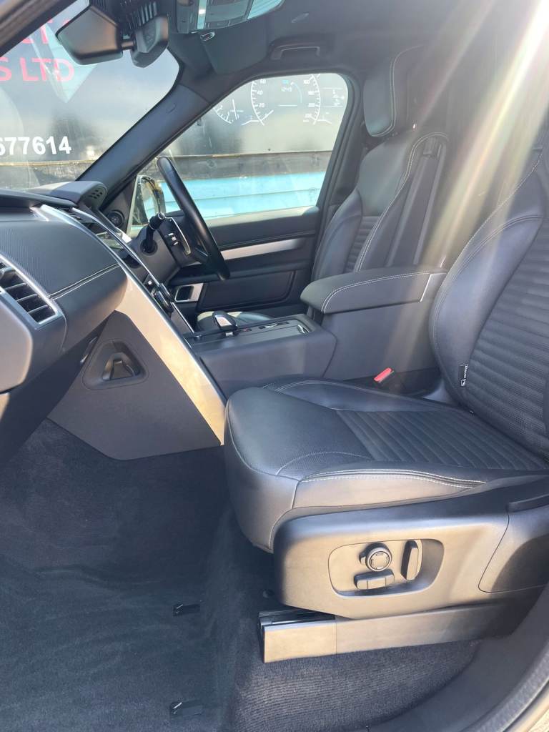 2022 Land Rover Discovery 3.0 D300 MHEV R-Dynamic SE SUV 5dr Diesel Auto 4WD Euro 6 (s/s) (300 ps...