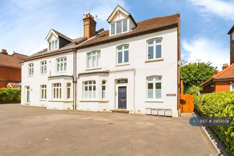 2 bedroom flat in Queen Anne Court, Bromley, BR2 (2 bed) (#2903558)