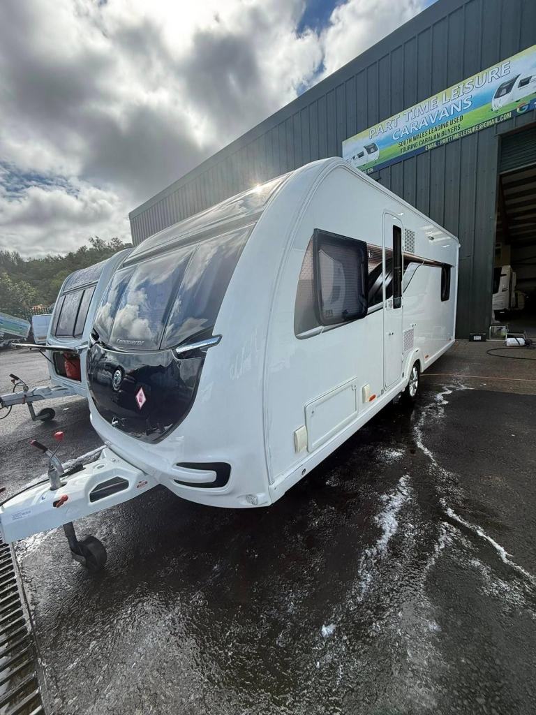 2018 SWIFT CONQUEROR 560 - 4 BERTH CARAVAN 
