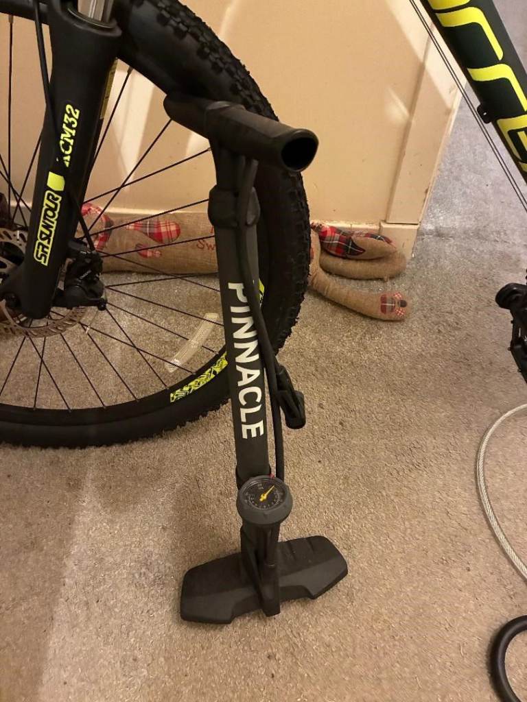 CARRERA VENGENCE 275 mountain bike and extras £175