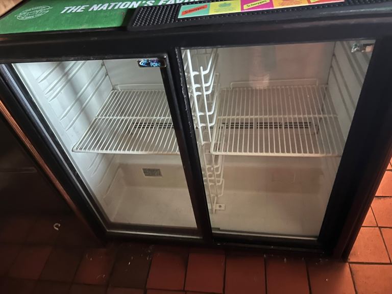 Various restaurant equipment 