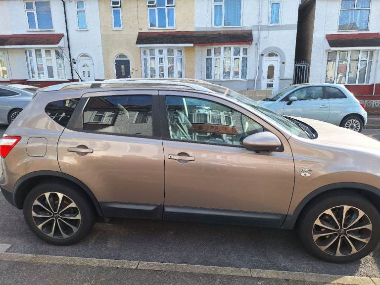 Well Maintained, Clean Amazing Qashqai, Automatic, Sunroof (Sold as Seen)