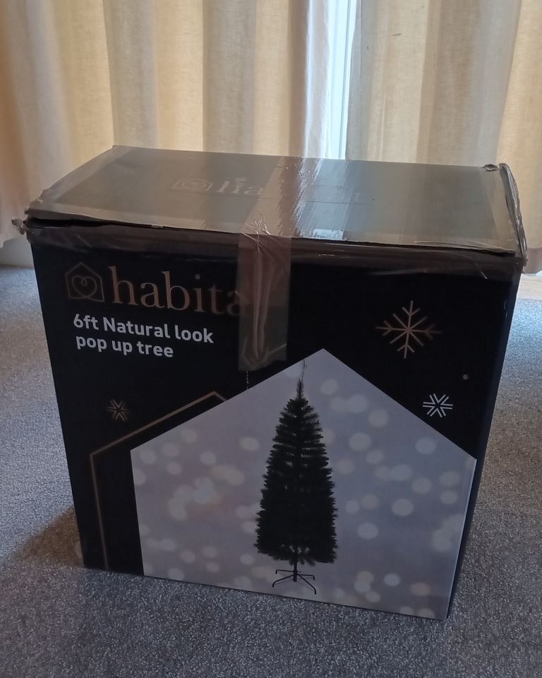 6ft Christmas tree 