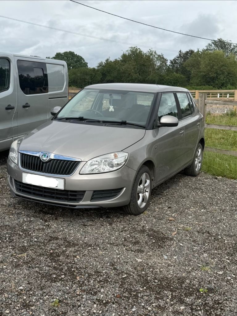 Skoda, FABIA, Hatchback, 2011, Semi-Auto, 1197 (cc), 5 doors