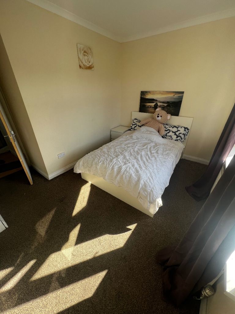 Double bedroom available to rent