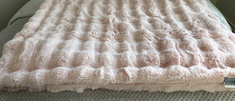 Cozee home Textured luxury faux fur throw