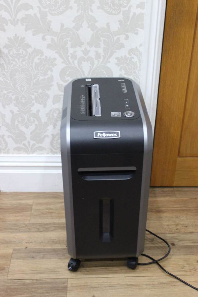 Fellowes 905 Large Office Shredder In Very Good Working Order 