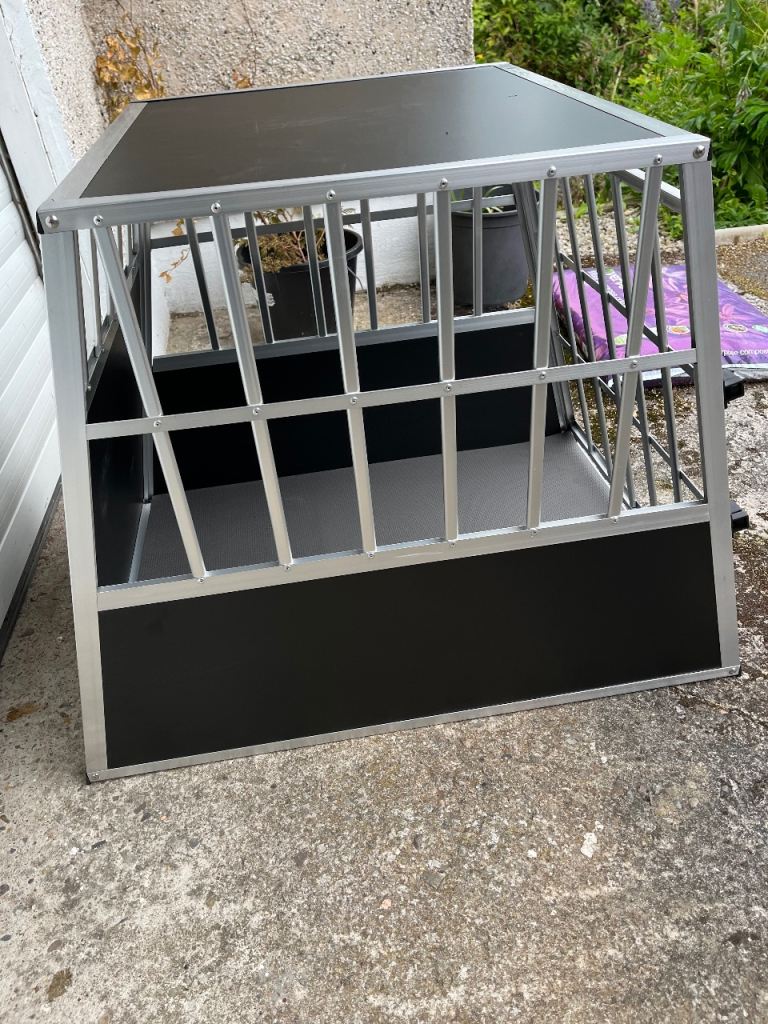 Extra strong dog car cage