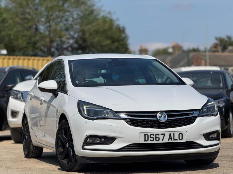 2018 Vauxhall Astra 1.6 CDTi ecoTEC BlueInjection SRi Nav Euro 6 (s/s) 5dr HATCHBACK Diesel Manual