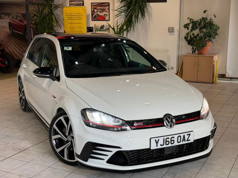VOLKSWAGEN GOLF  2016