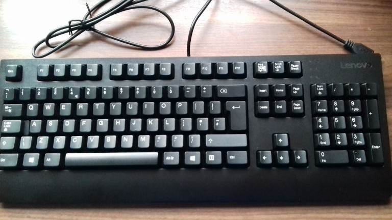 Lenovo wired keyboard in excellent condition