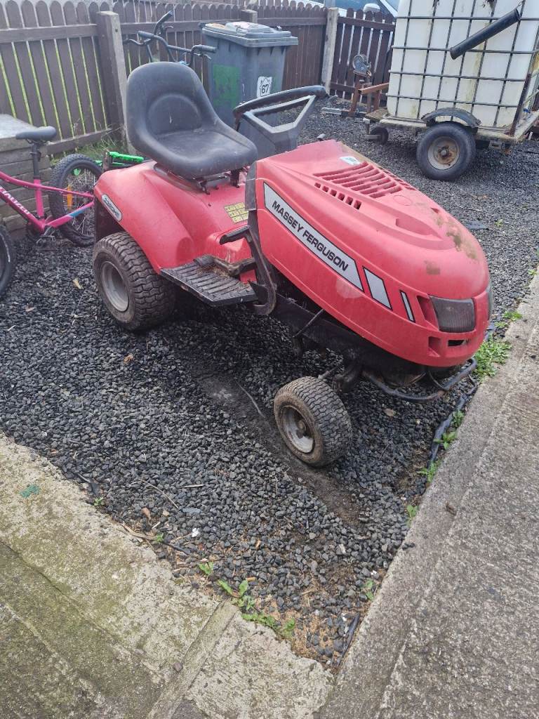 Massey ride on tractor 