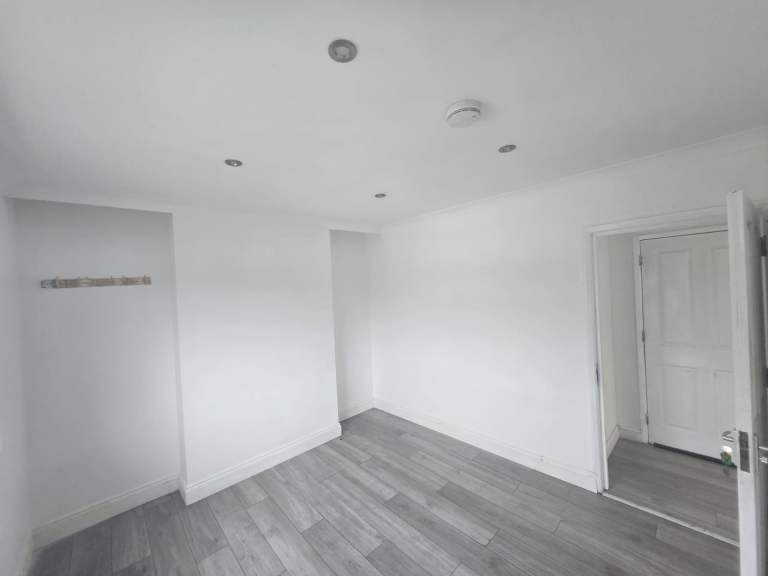 Double Room to rent (Suitable for couples)