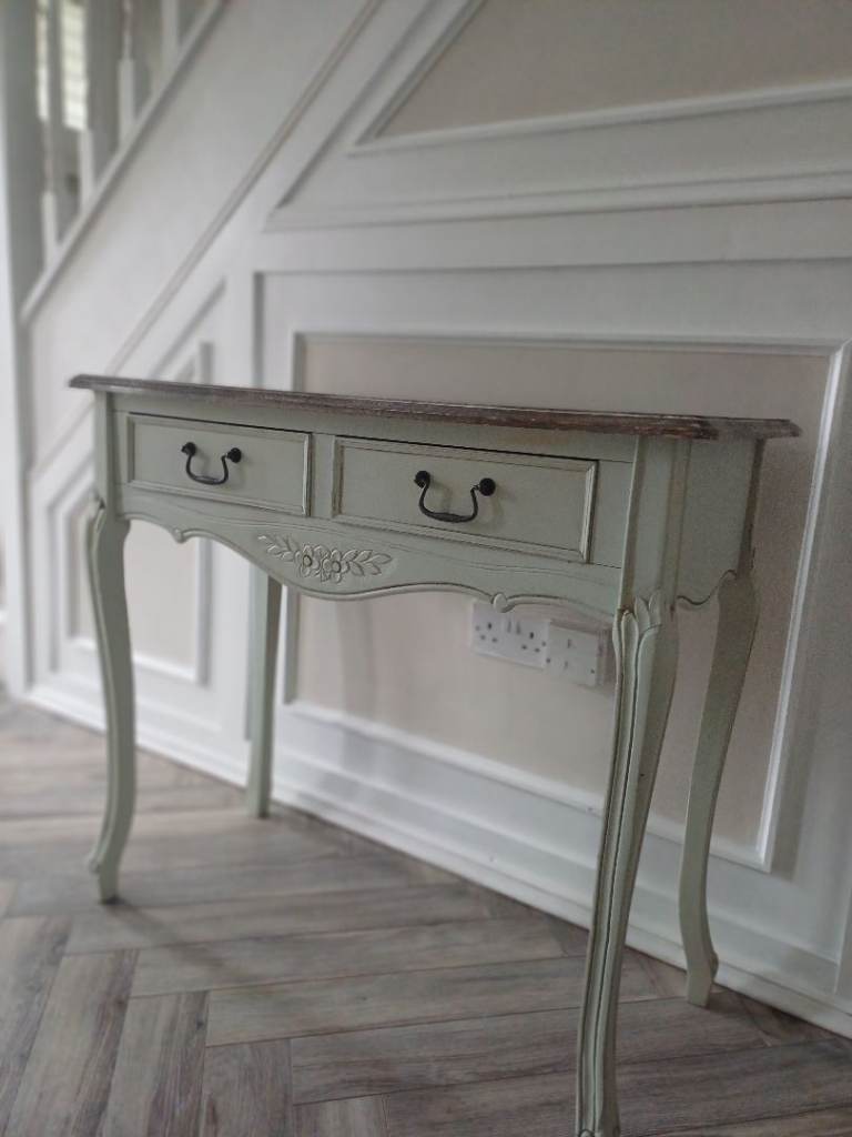 Occasional side table