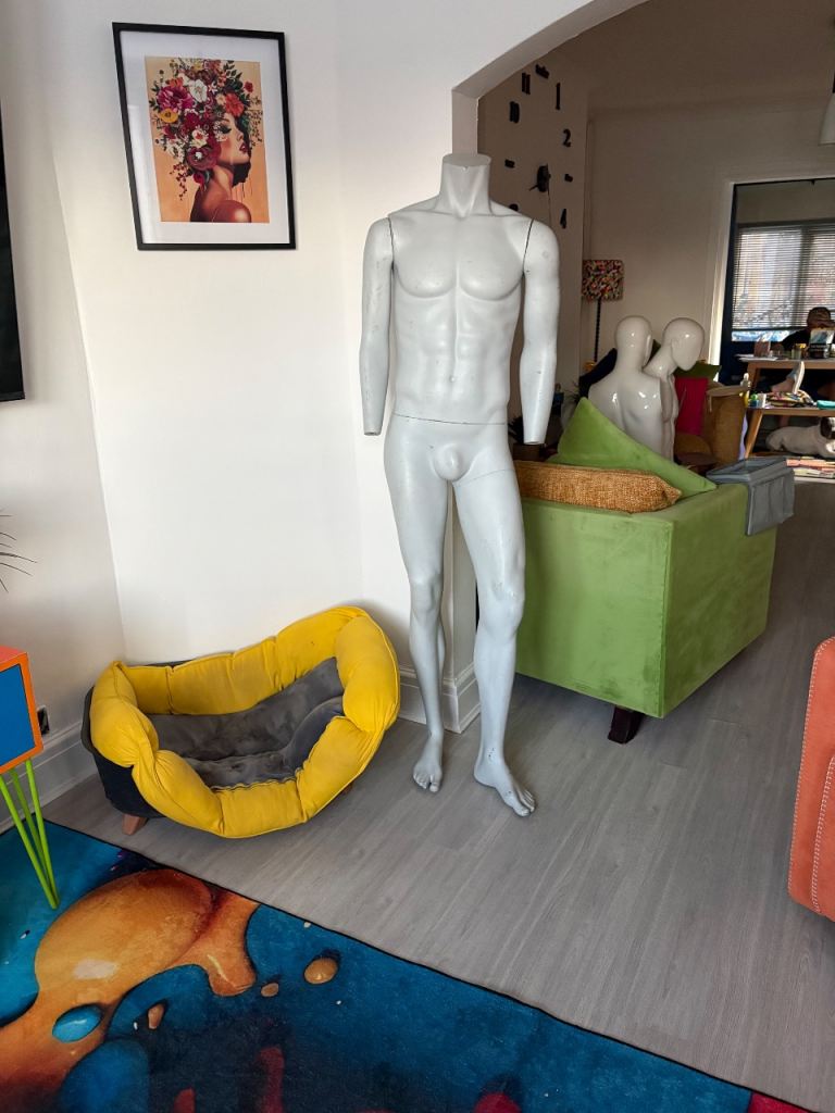 Male mannequin 