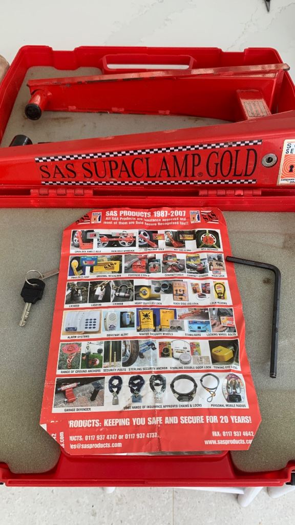 SAS SUPA CLAMP caravan or trailer 