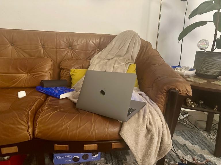 MacBook Pro 13" 2019 | i5 | 8GB | 512GB | Near Mint | Touch Bar | US Layout | For Collection