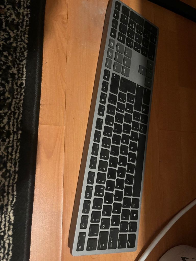 Dell Multi-Device Wireless Keyboard & Mouse (Bluetooth – 3 Devices)