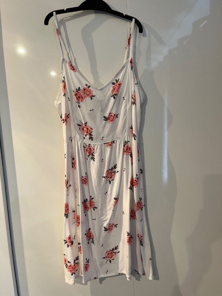 White Dress With Pink Flowers Size 10