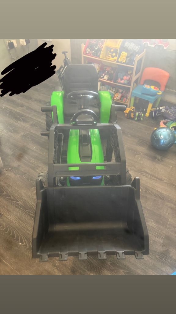Electric ride on tractor 